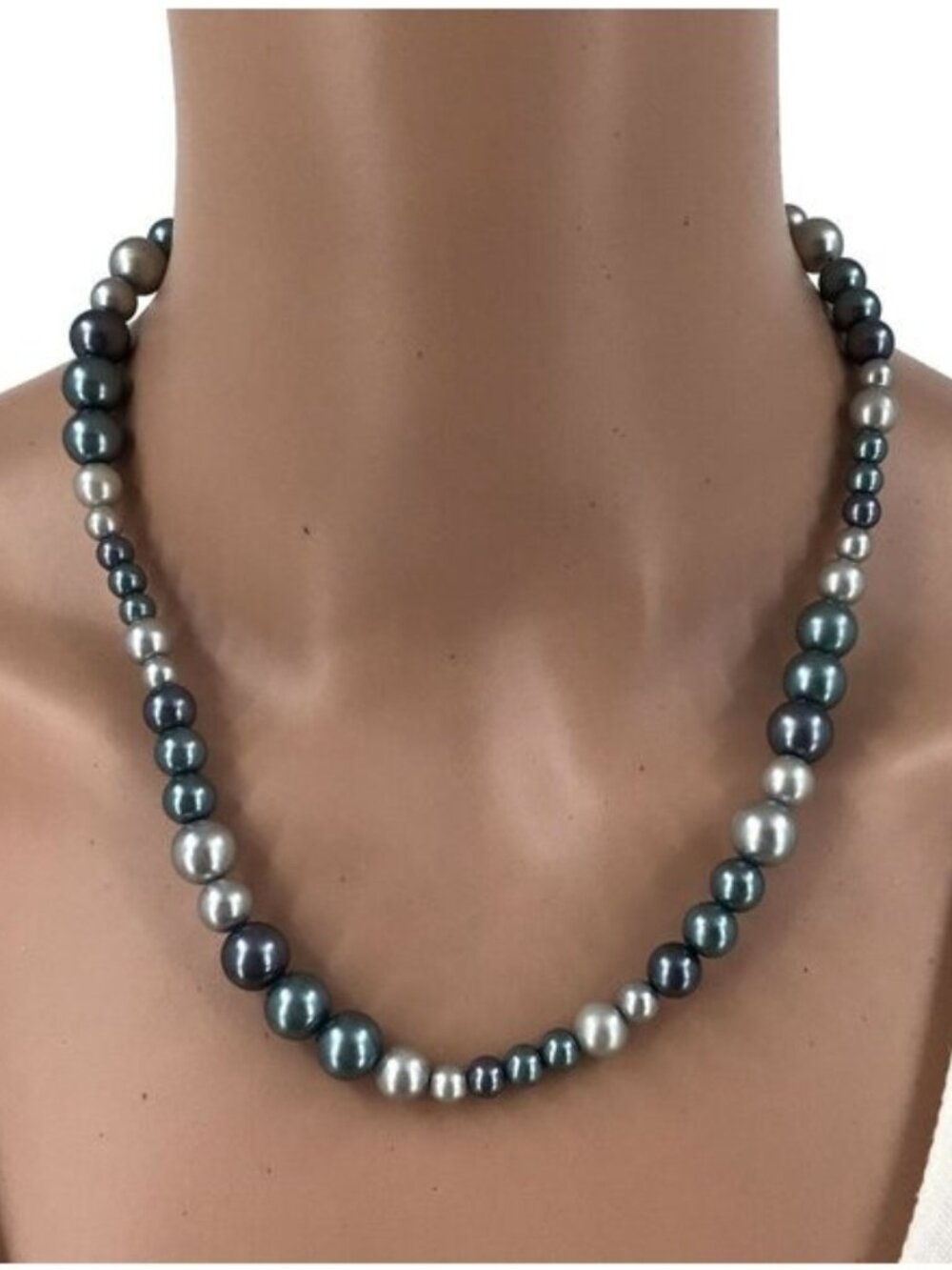 Faux Pearl Necklace 19 Inch Length Gray Silver Blue Womens Beaded Jewelry